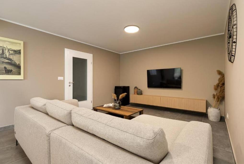 Vista Mare Apartment โปเรช ภายนอก รูปภาพ