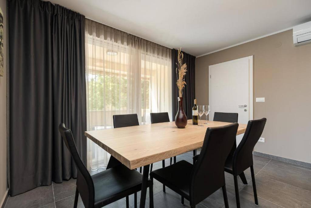 Vista Mare Apartment โปเรช ภายนอก รูปภาพ