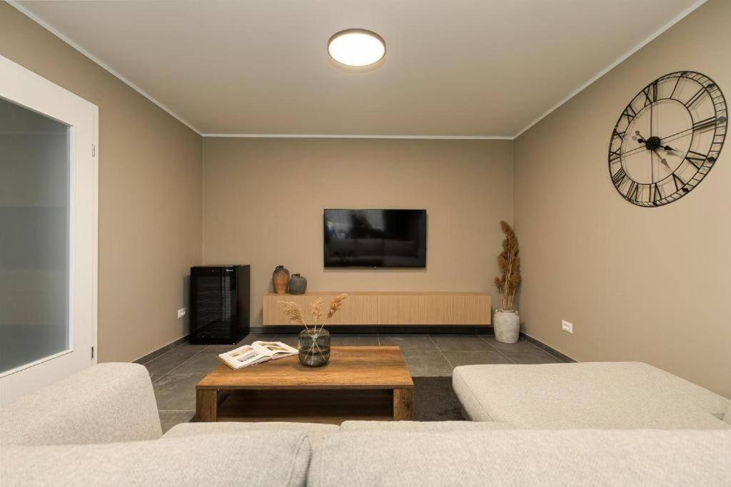 Vista Mare Apartment โปเรช ภายนอก รูปภาพ